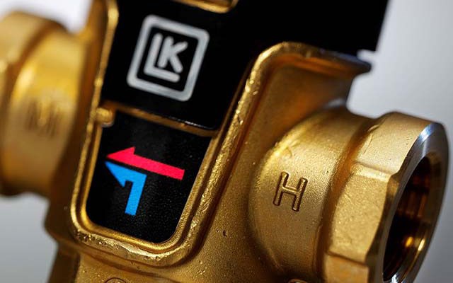 Close-up of LK 551 HydroMix mixing valve